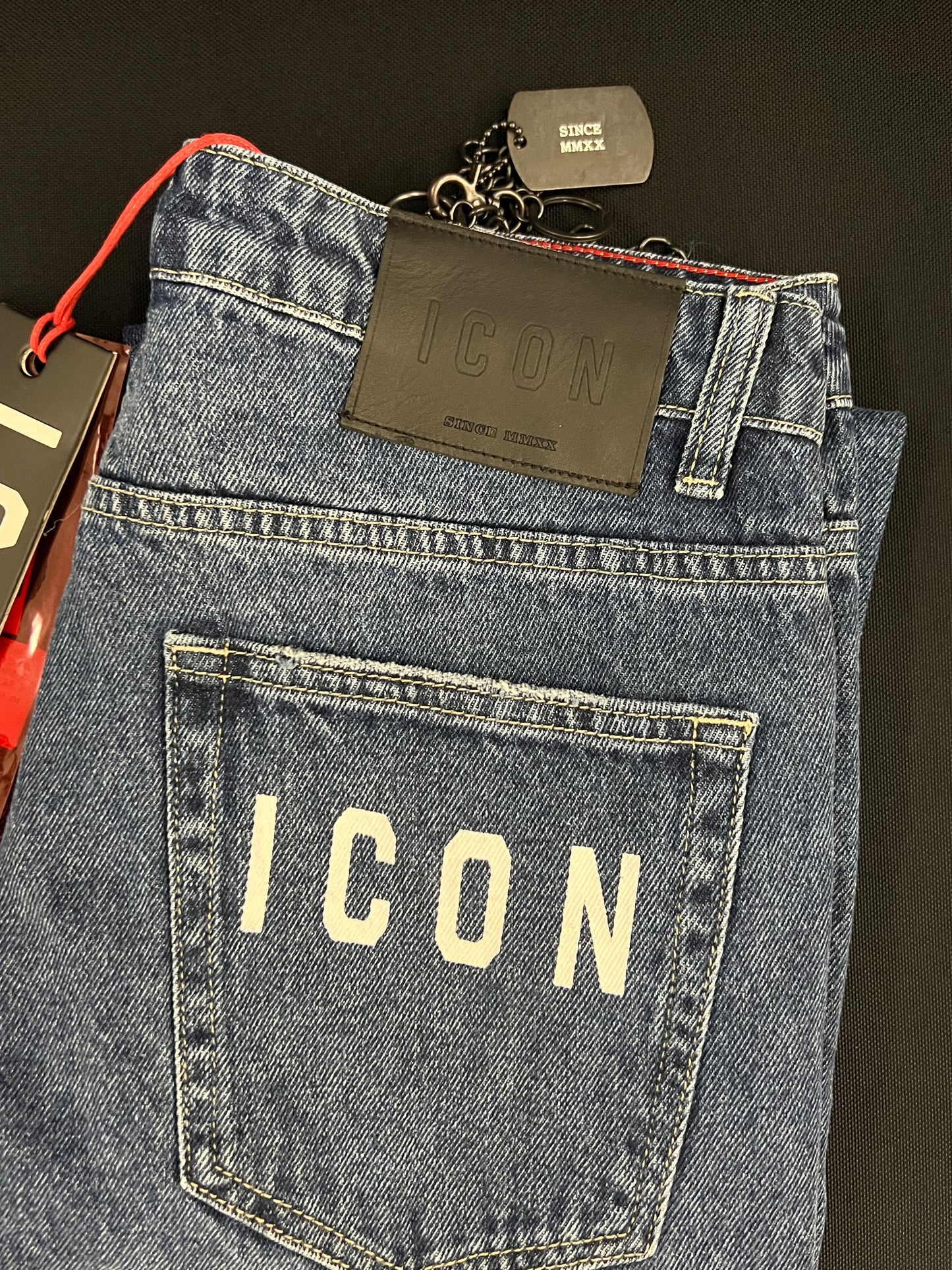 Jeans 5 tasche c/abrasioni c/logo