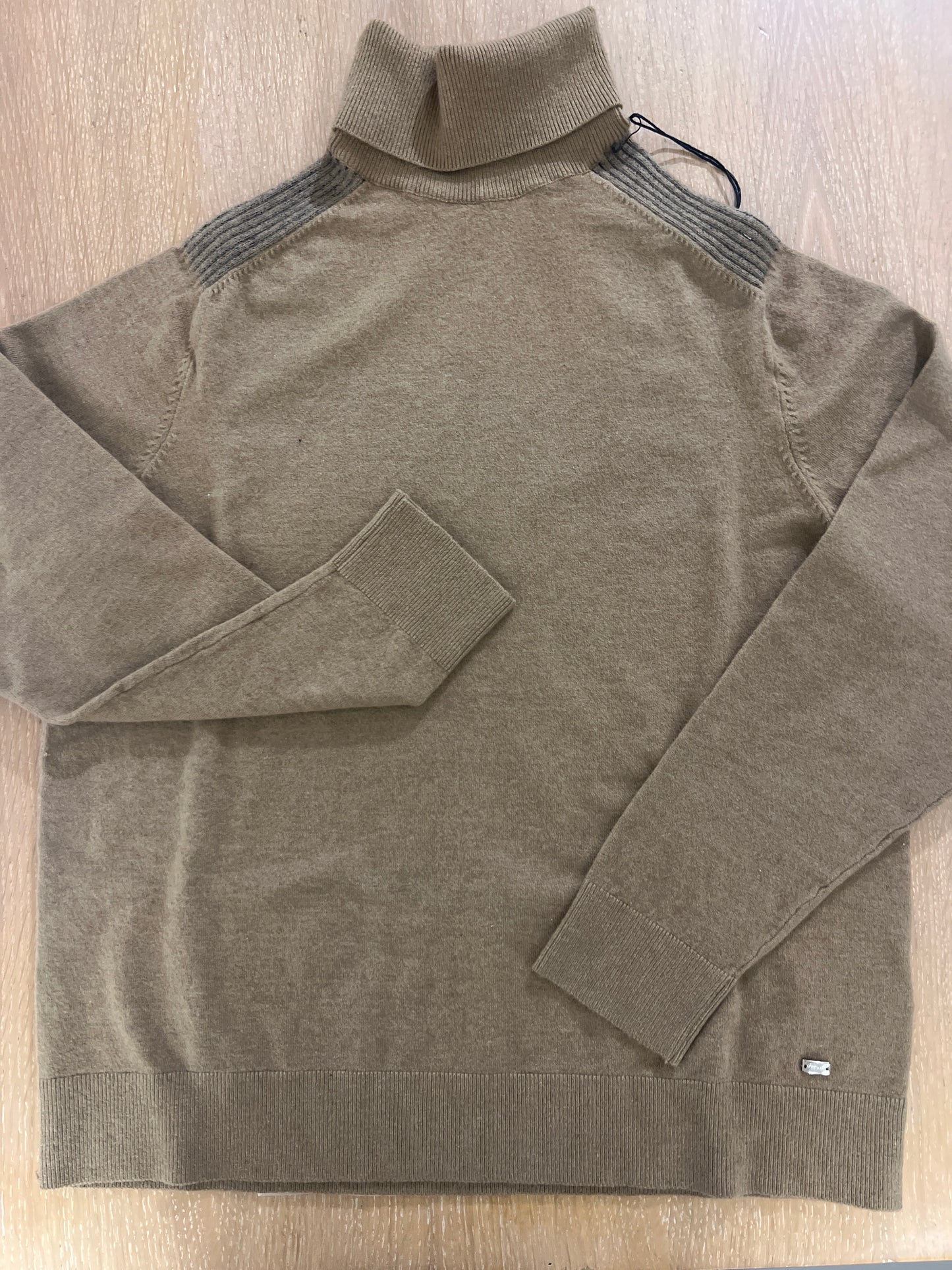 pull dv f12 viscosa mano calda
