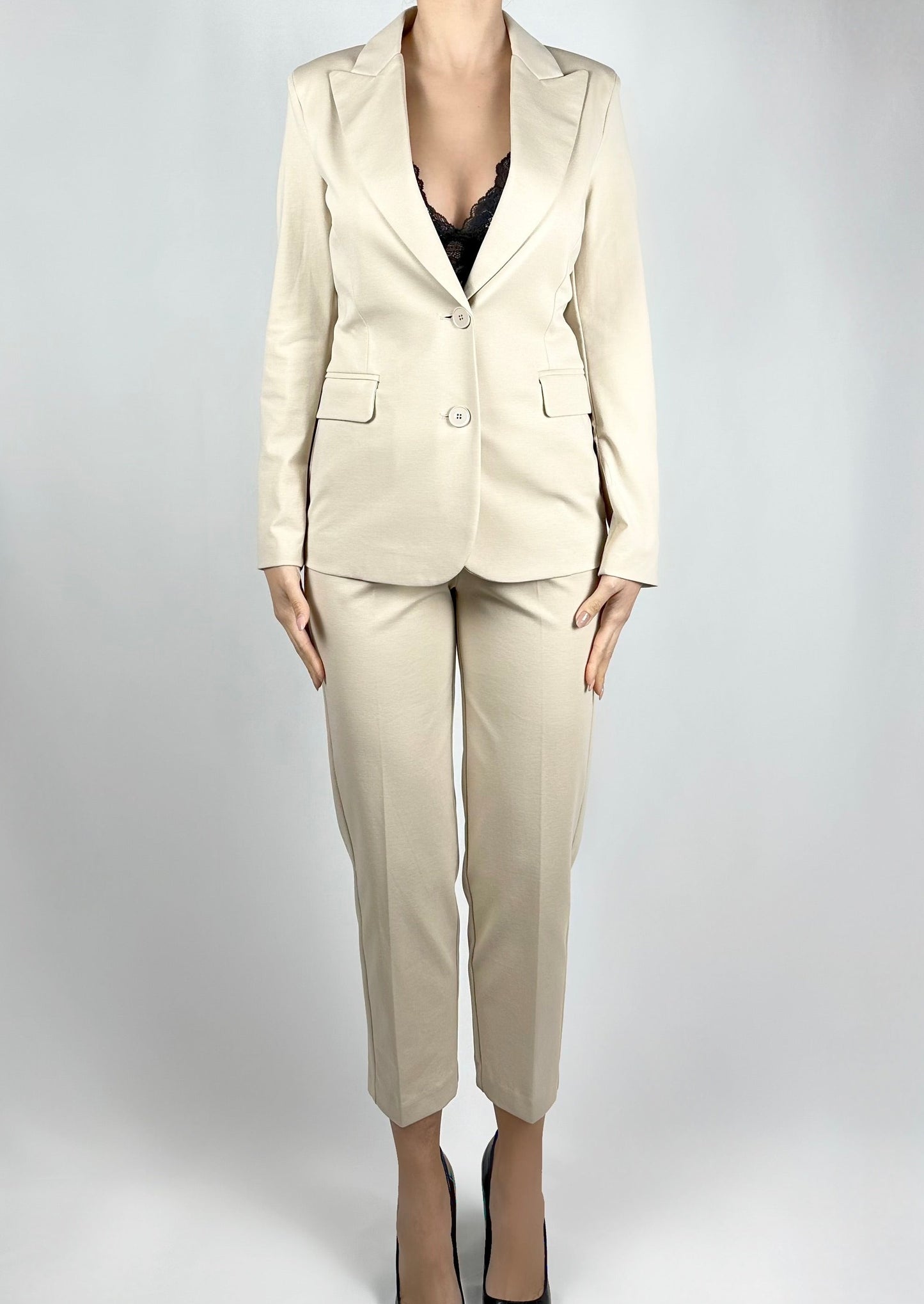 Giacca beige a due bottoni