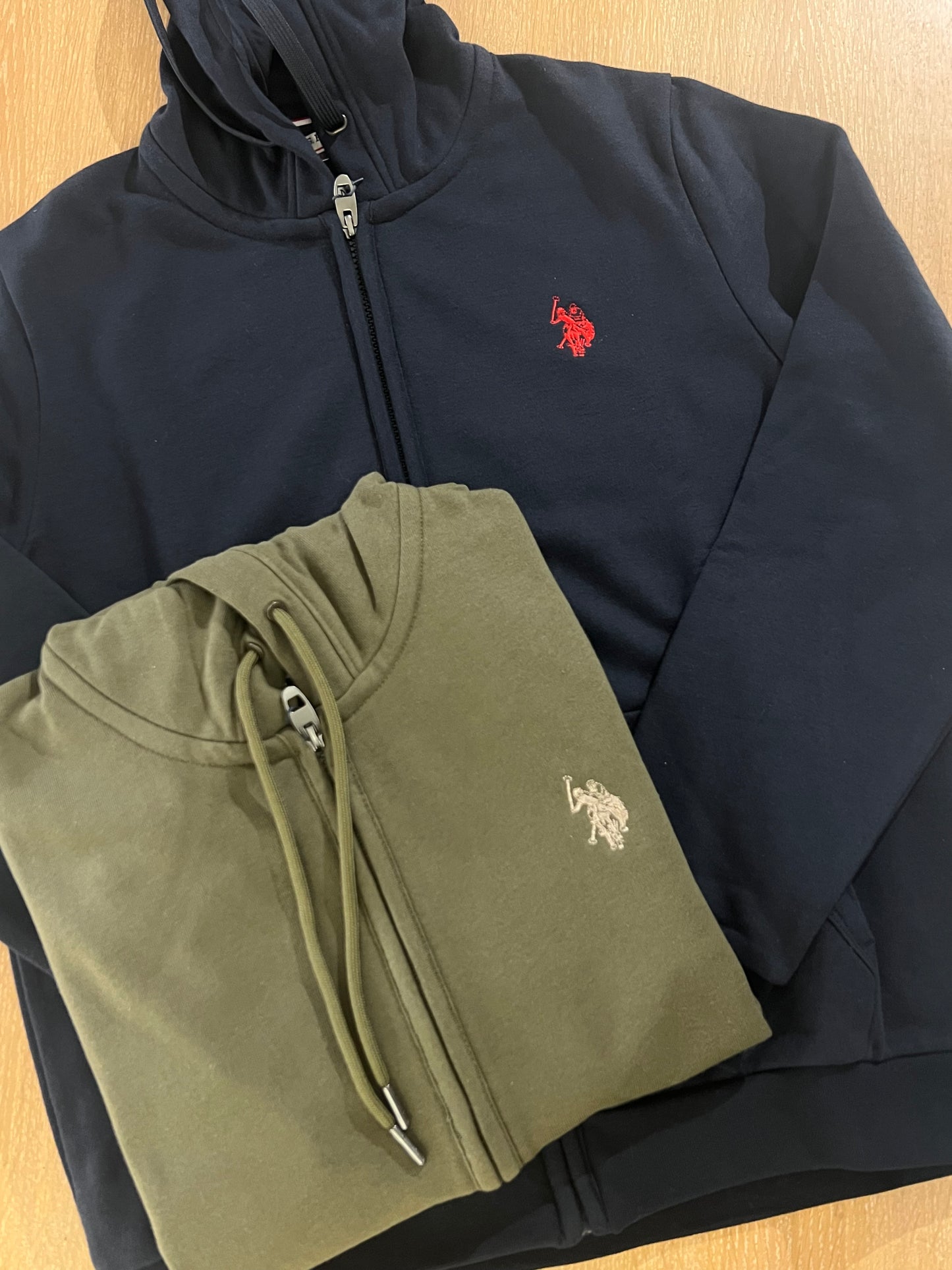 Felpa Nico zip cap