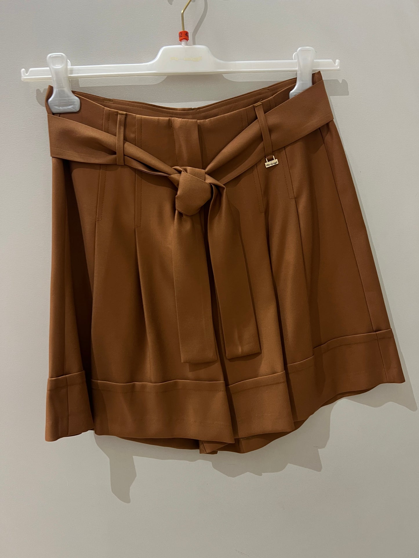 Shorts con fusciacca.