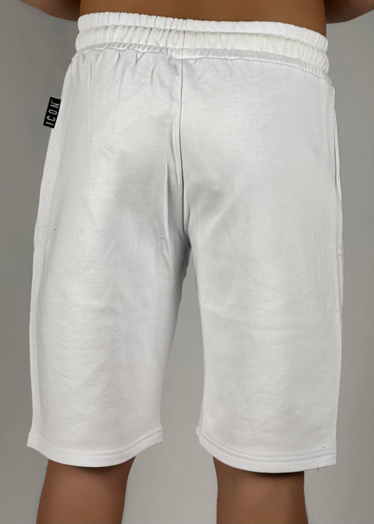 Bermuda bianco con logo fluo
