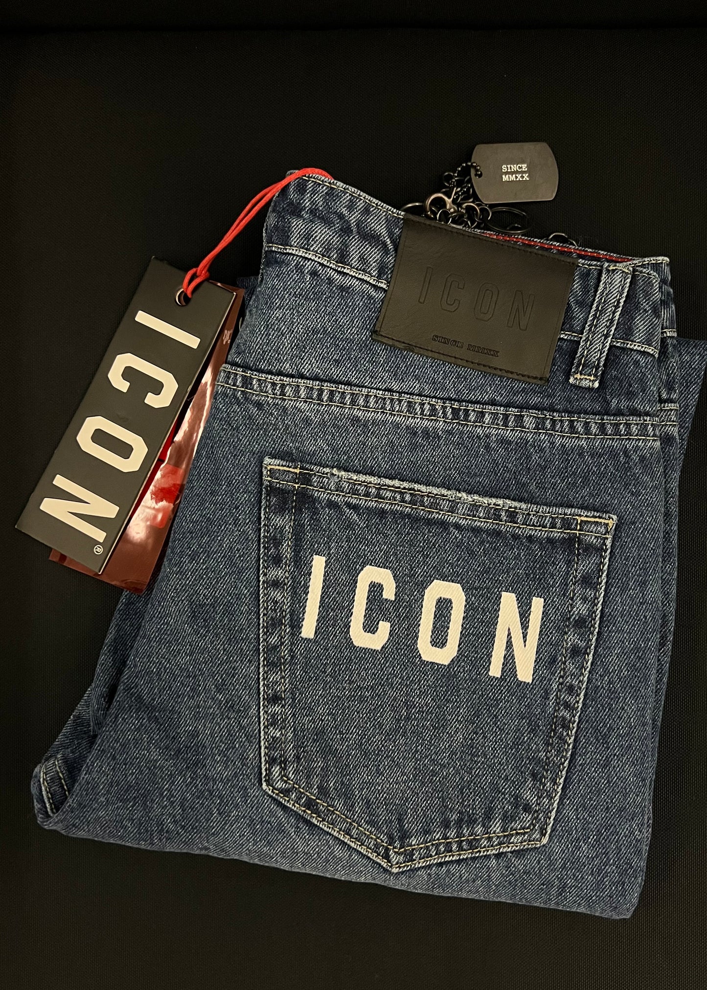 Jeans 5 tasche c/abrasioni c/logo