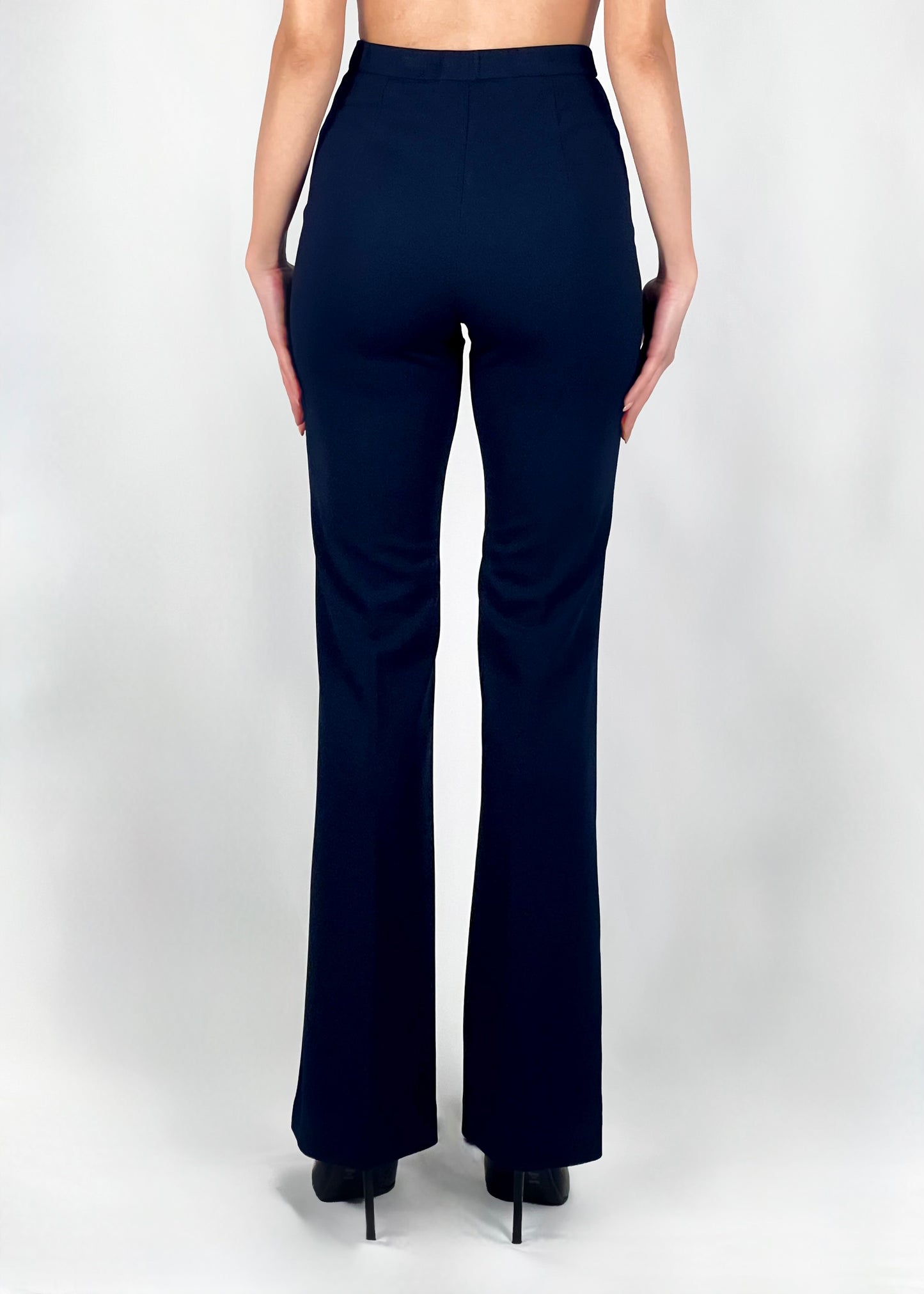 Pantaloni blu a zampa con raso in vita