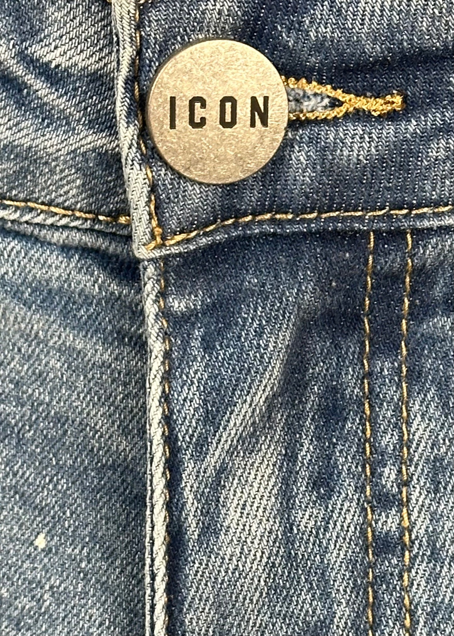 Jeans cinque tasche con logo bianco