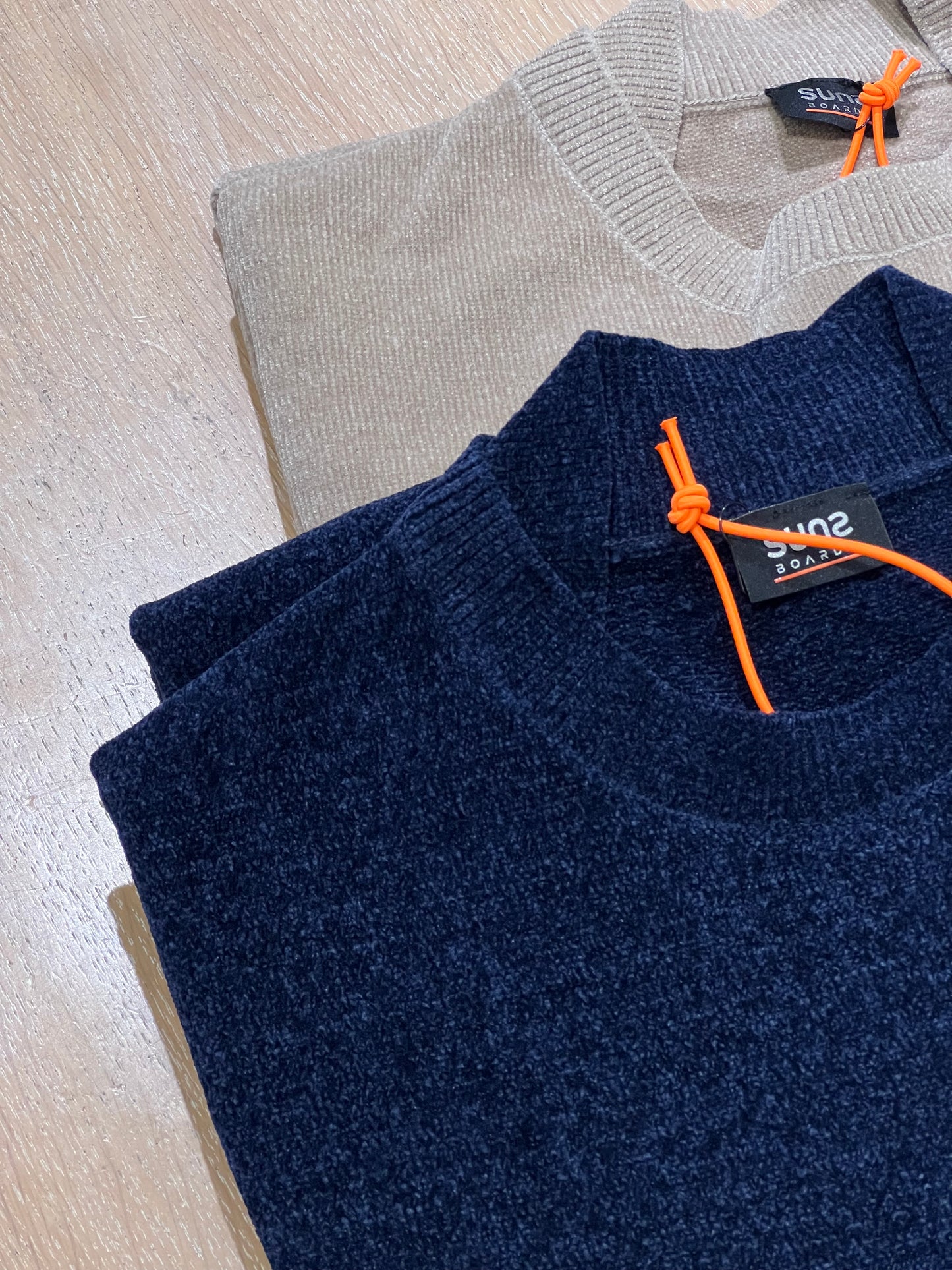 sweater carlos