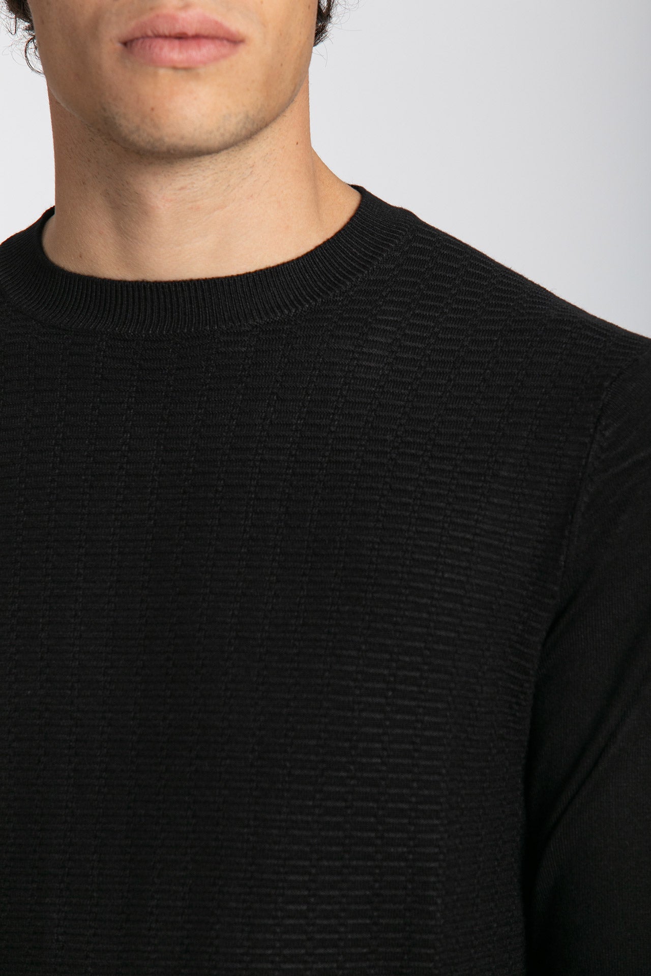 Maglia girocollo nero