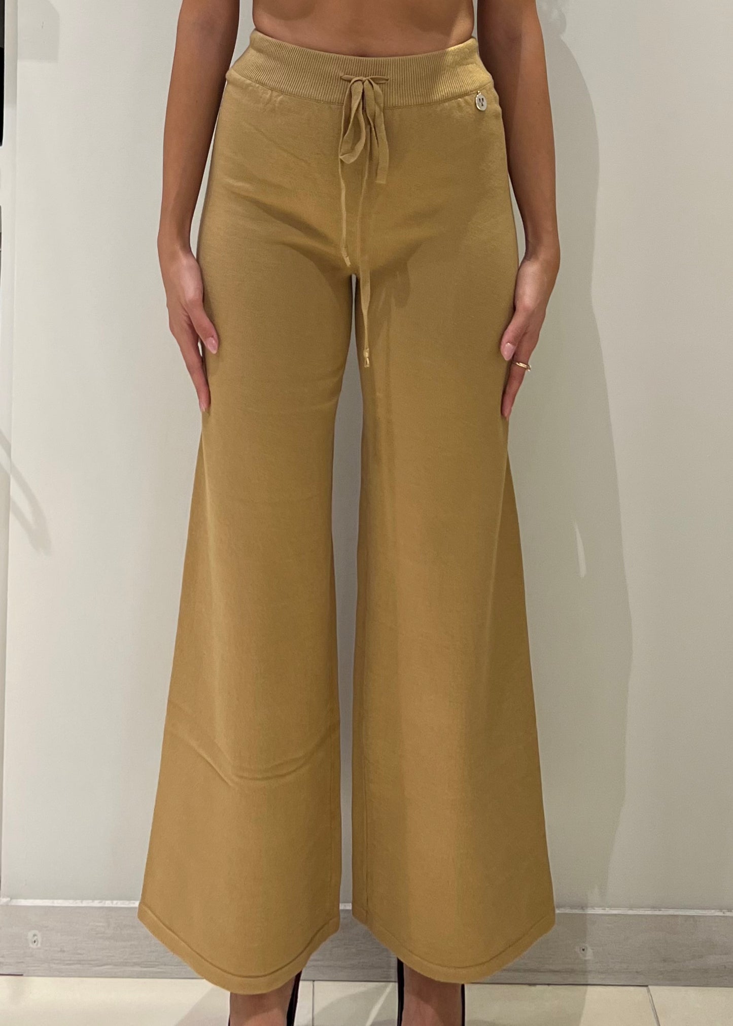 Pantalone largo