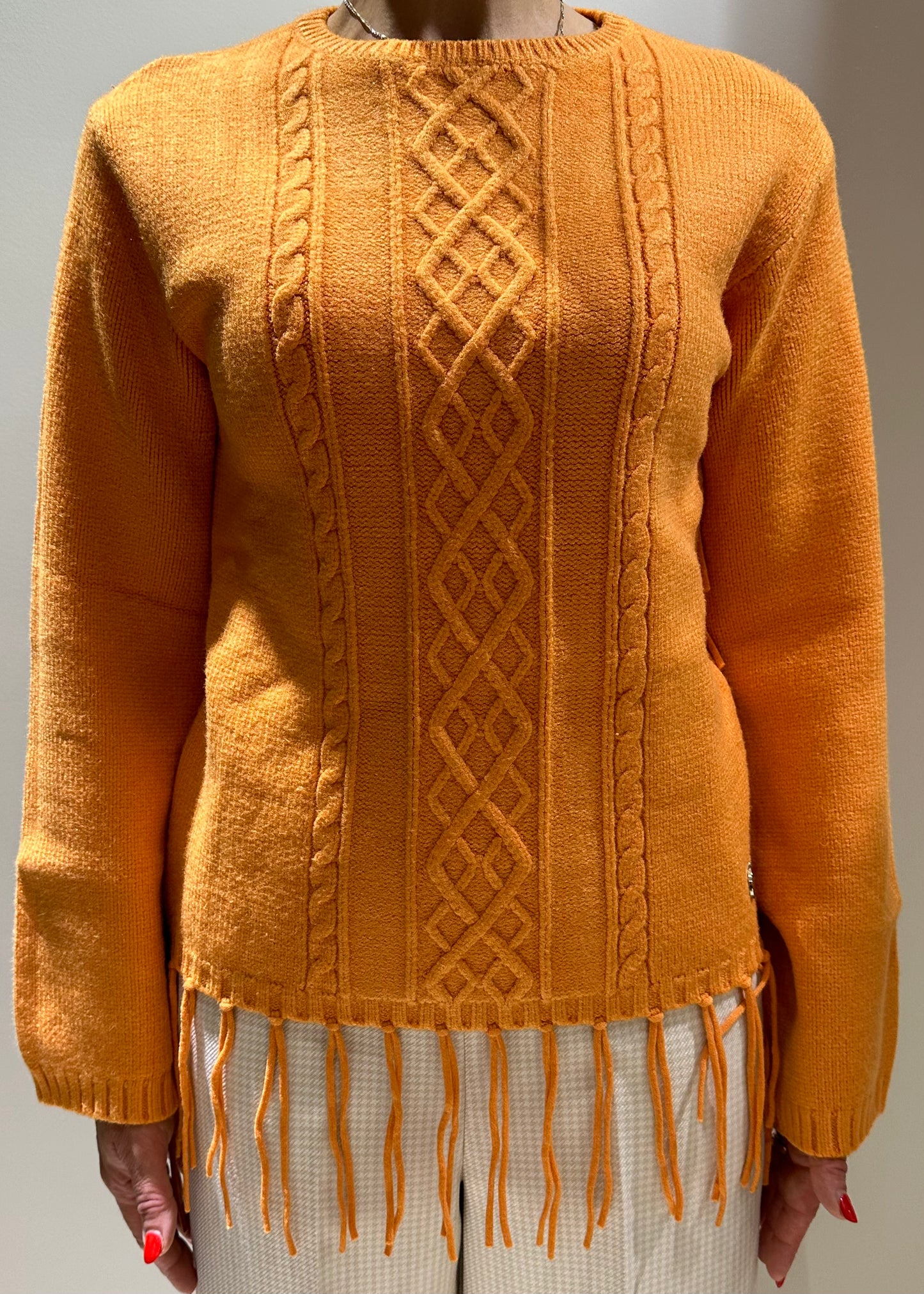 Pullover con frange e treccie albicocca