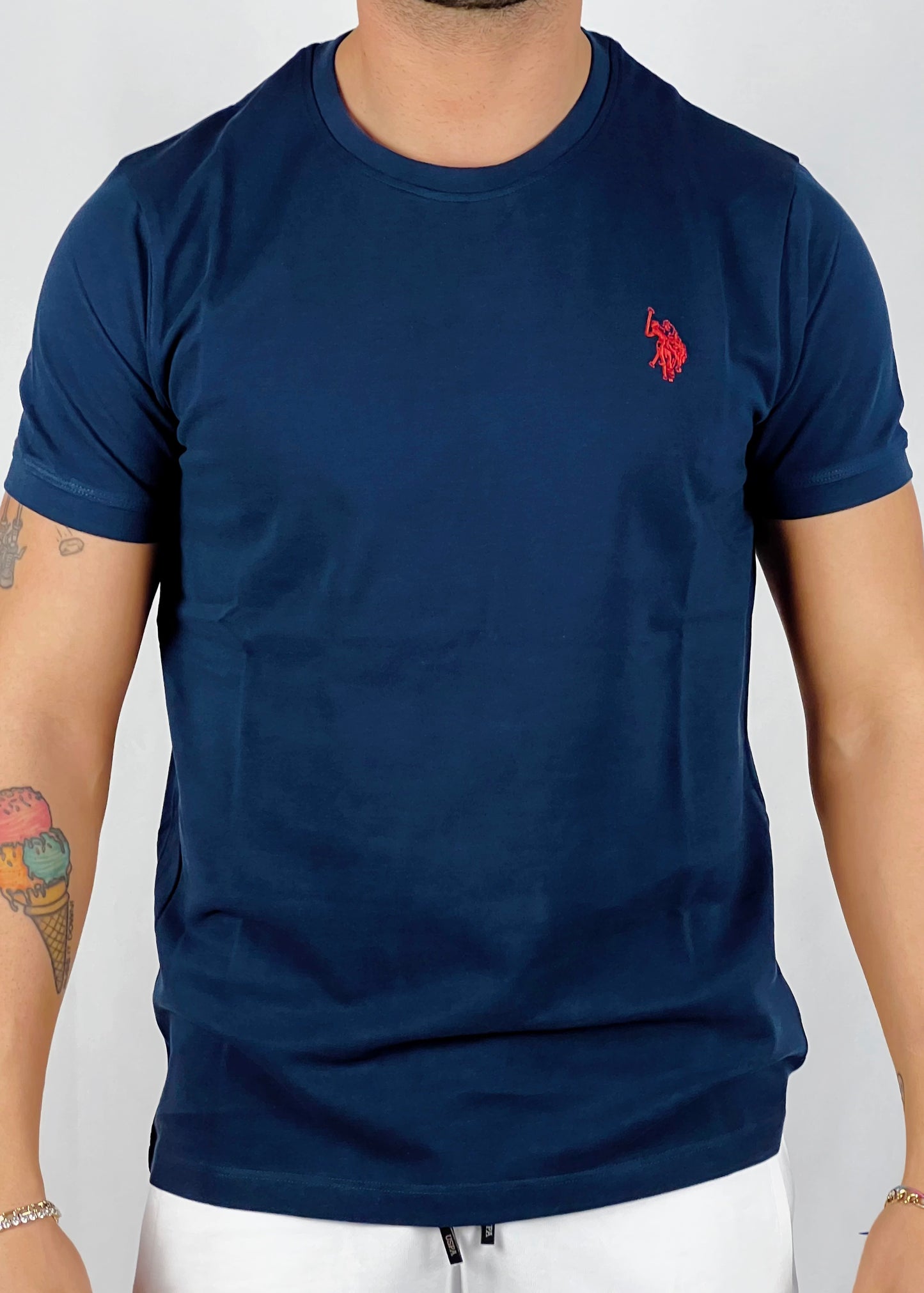 T-shirt bren blu con logo rosso nido d'ape