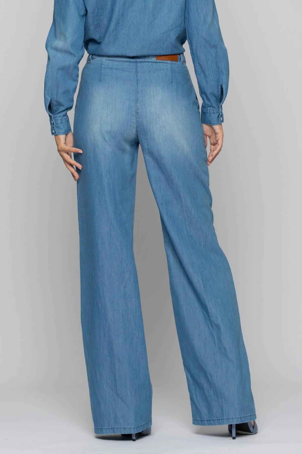 Jeans dritti a vita alta con effetto used abele