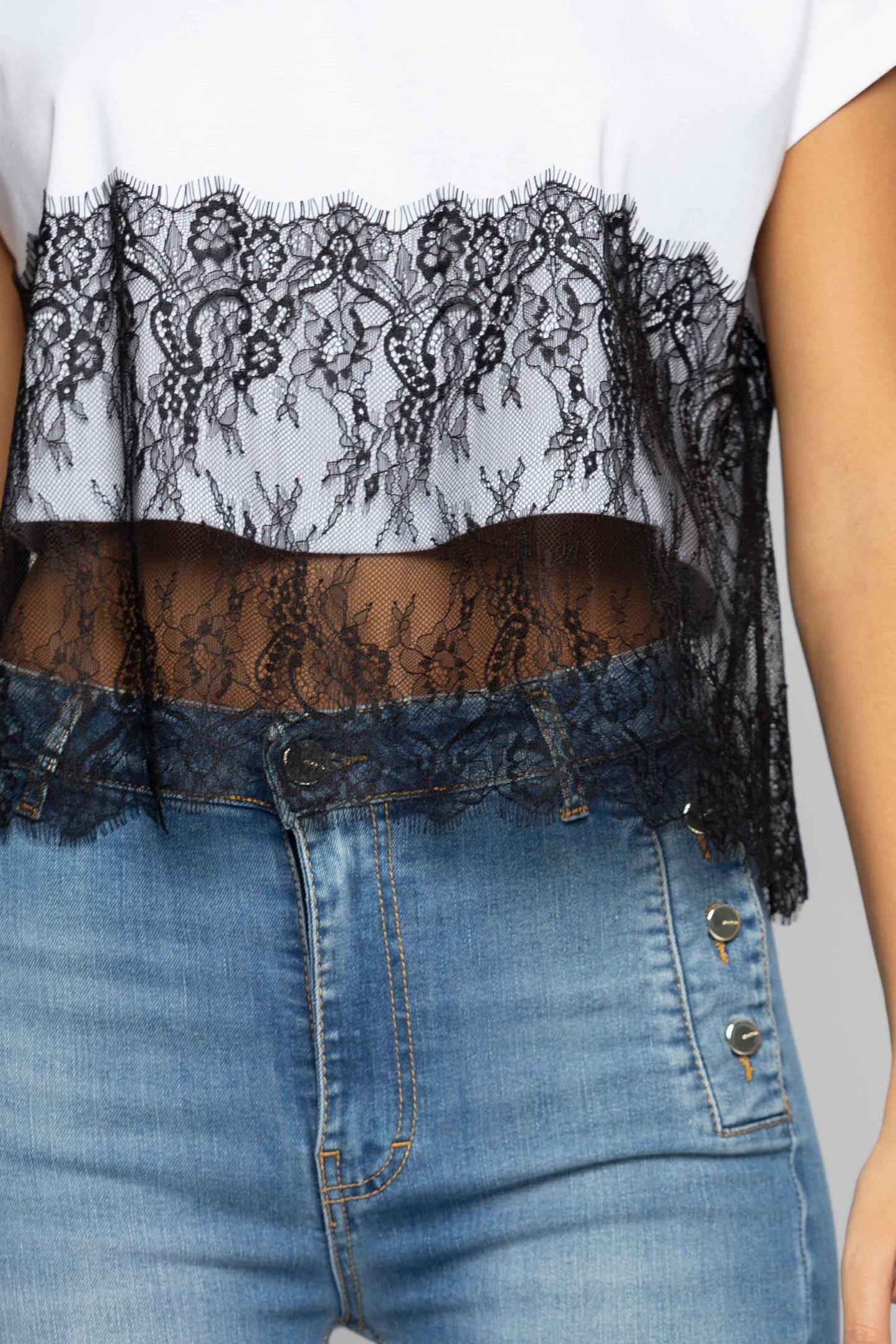 T-shirt con effetto doppiato in pizzo bemnac