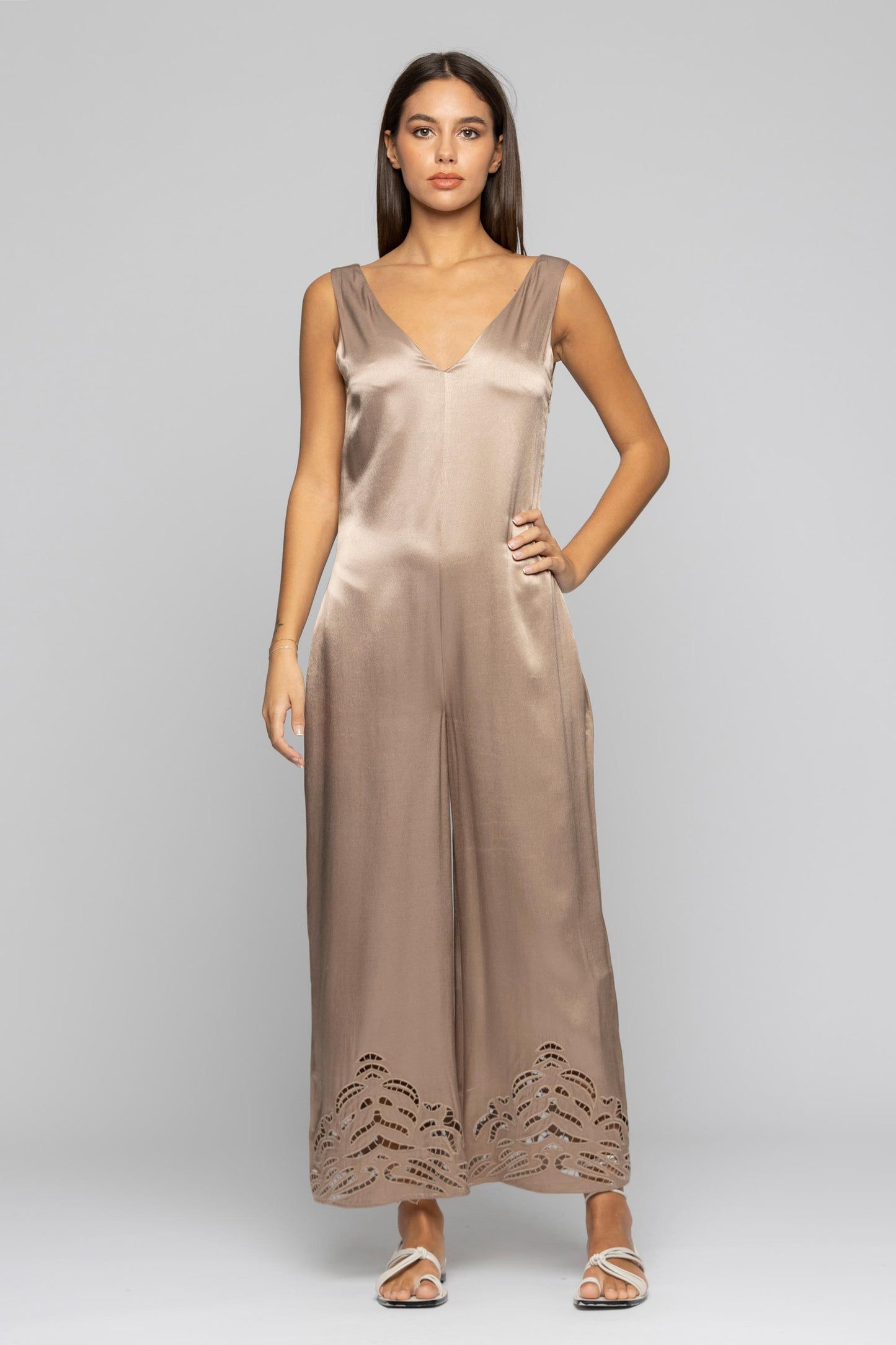 Tuta elegante con dettaglio cut-out tuta desiderio