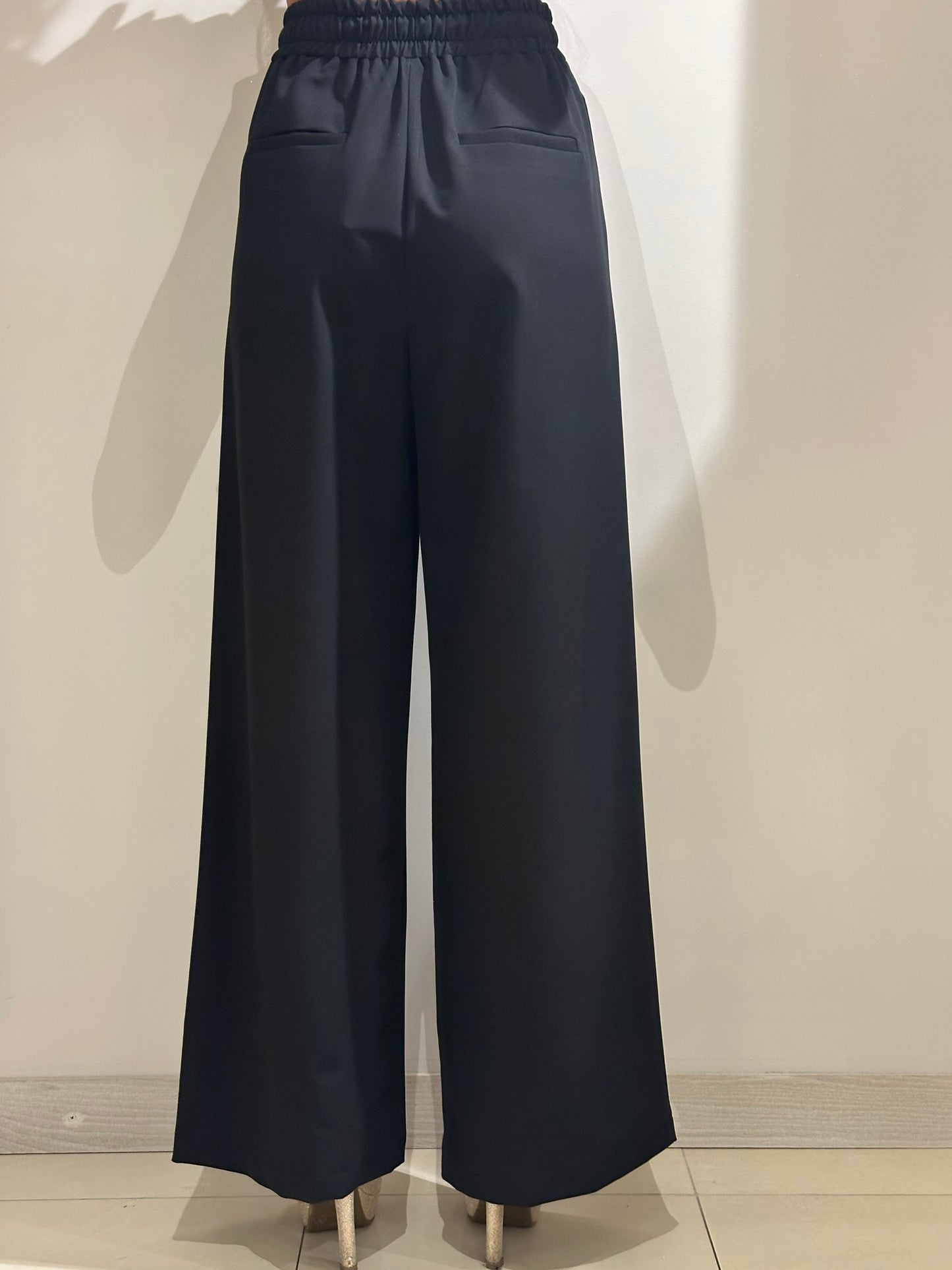 Pantalone ampio con coulisse grigio
