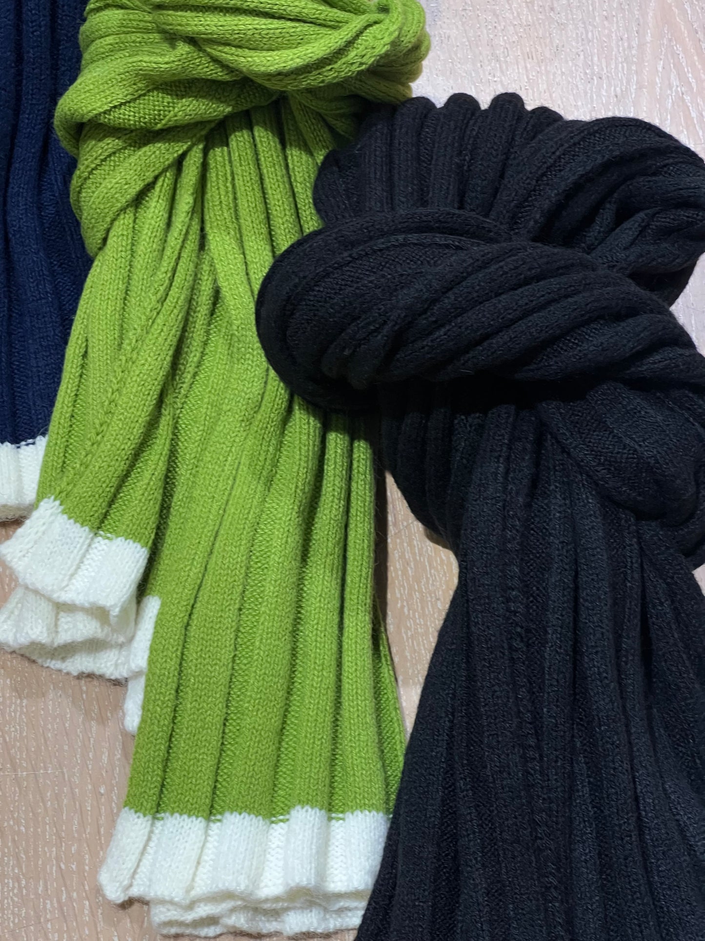 Sciarpa a coste c/contr: