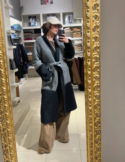 Cappotto Vicolo grigio e nero pietre