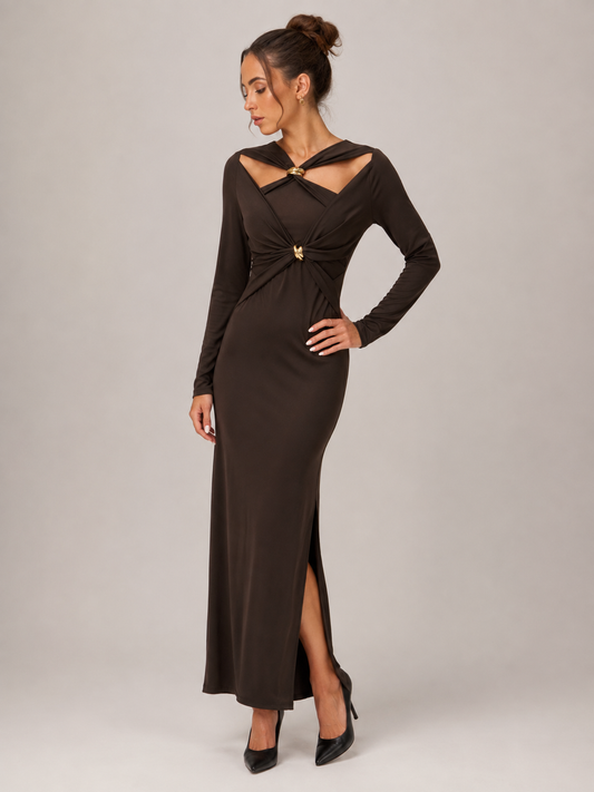 ABITO CON INTRECCI E ACCESSORI