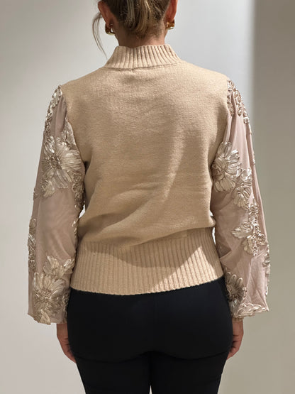 Maglia con maniche ricamate