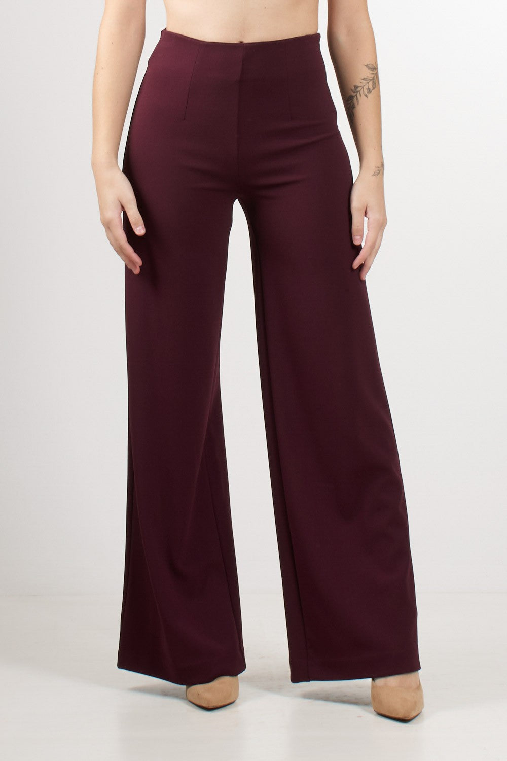 Pantalone con piega largo