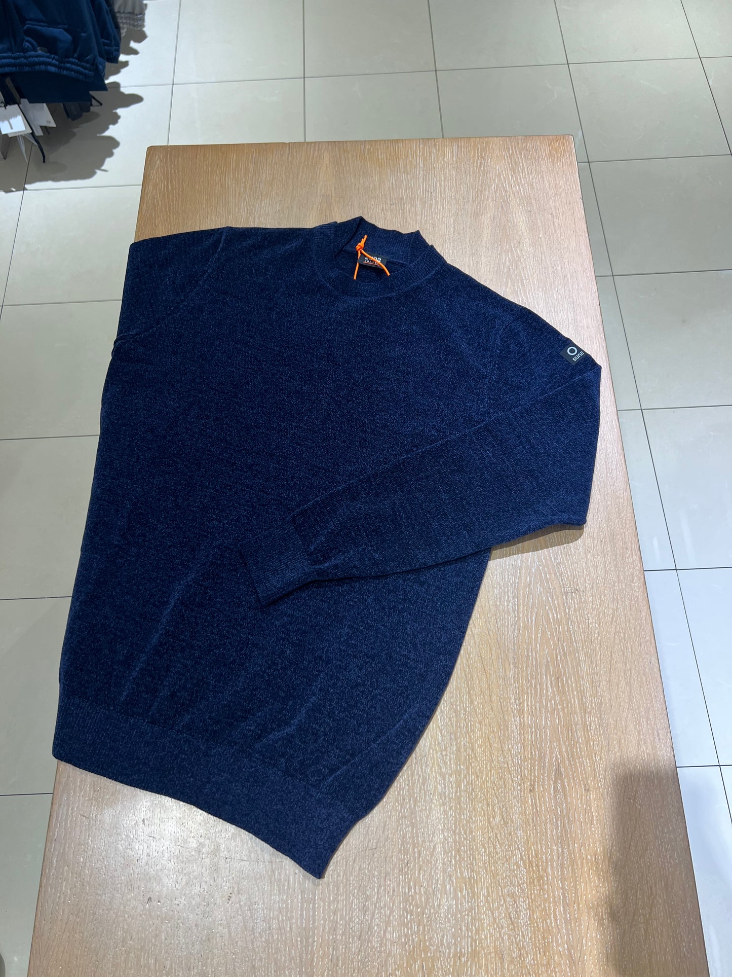 sweater carlos