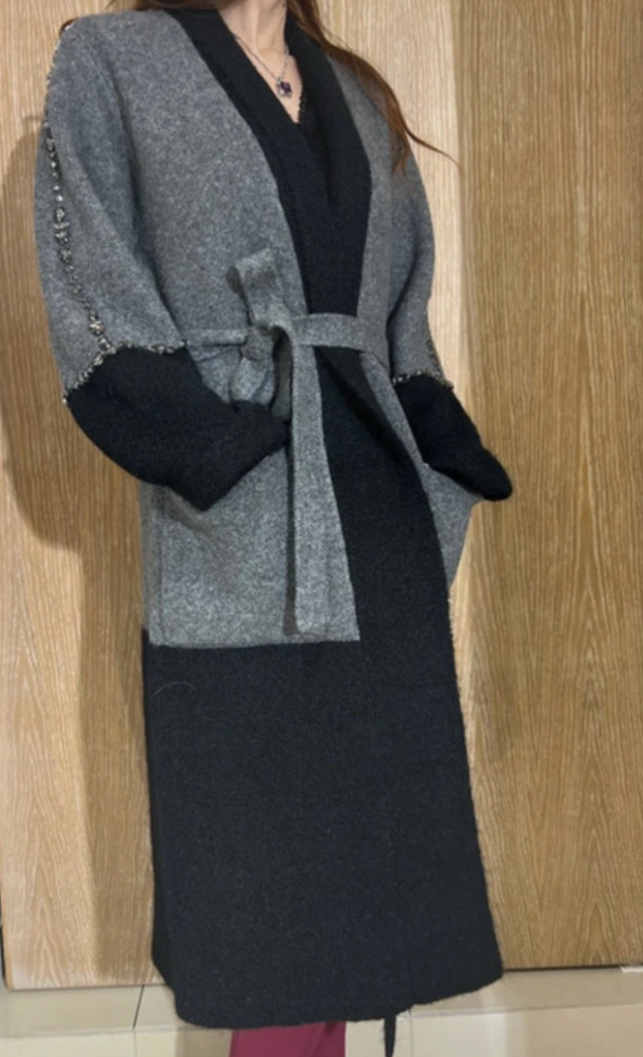 Cappotto Vicolo grigio e nero pietre