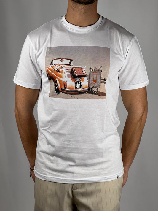 T-shirt grafica girocollo con macchina