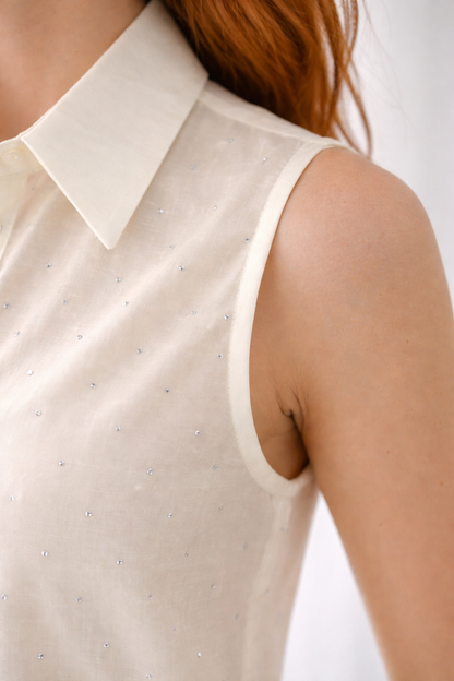 Camicia smanicata con strass