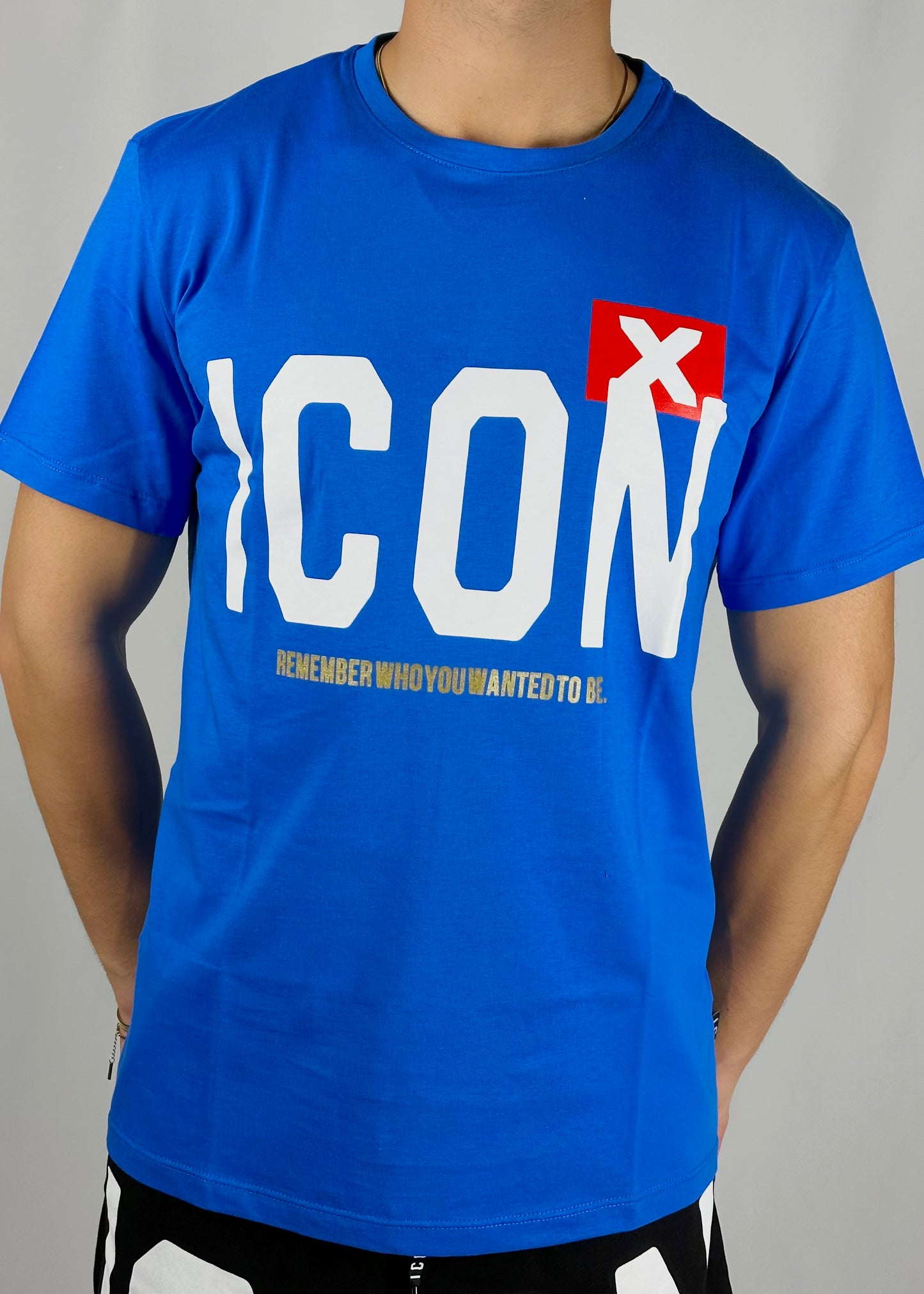 T-shirt royal con logo