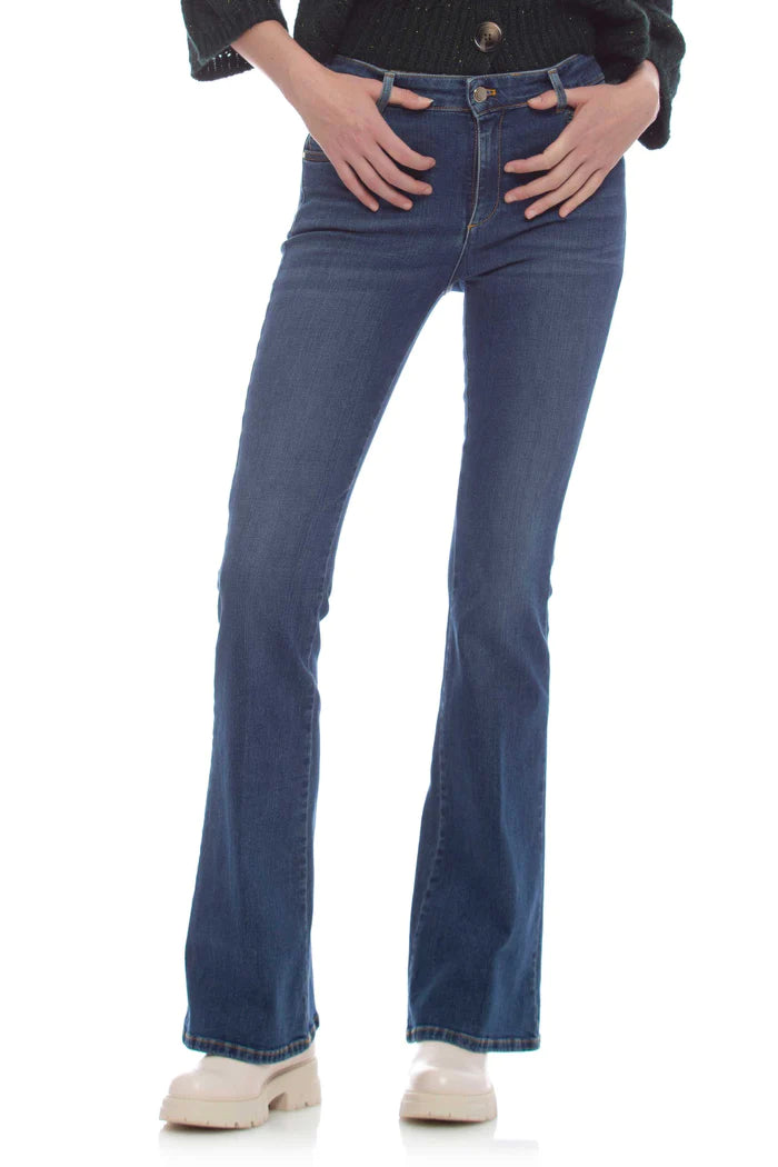 Jeans straight con taglio bootcut
