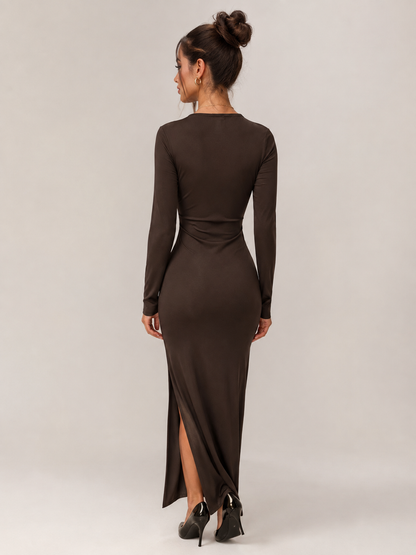 ABITO CON INTRECCI E ACCESSORI