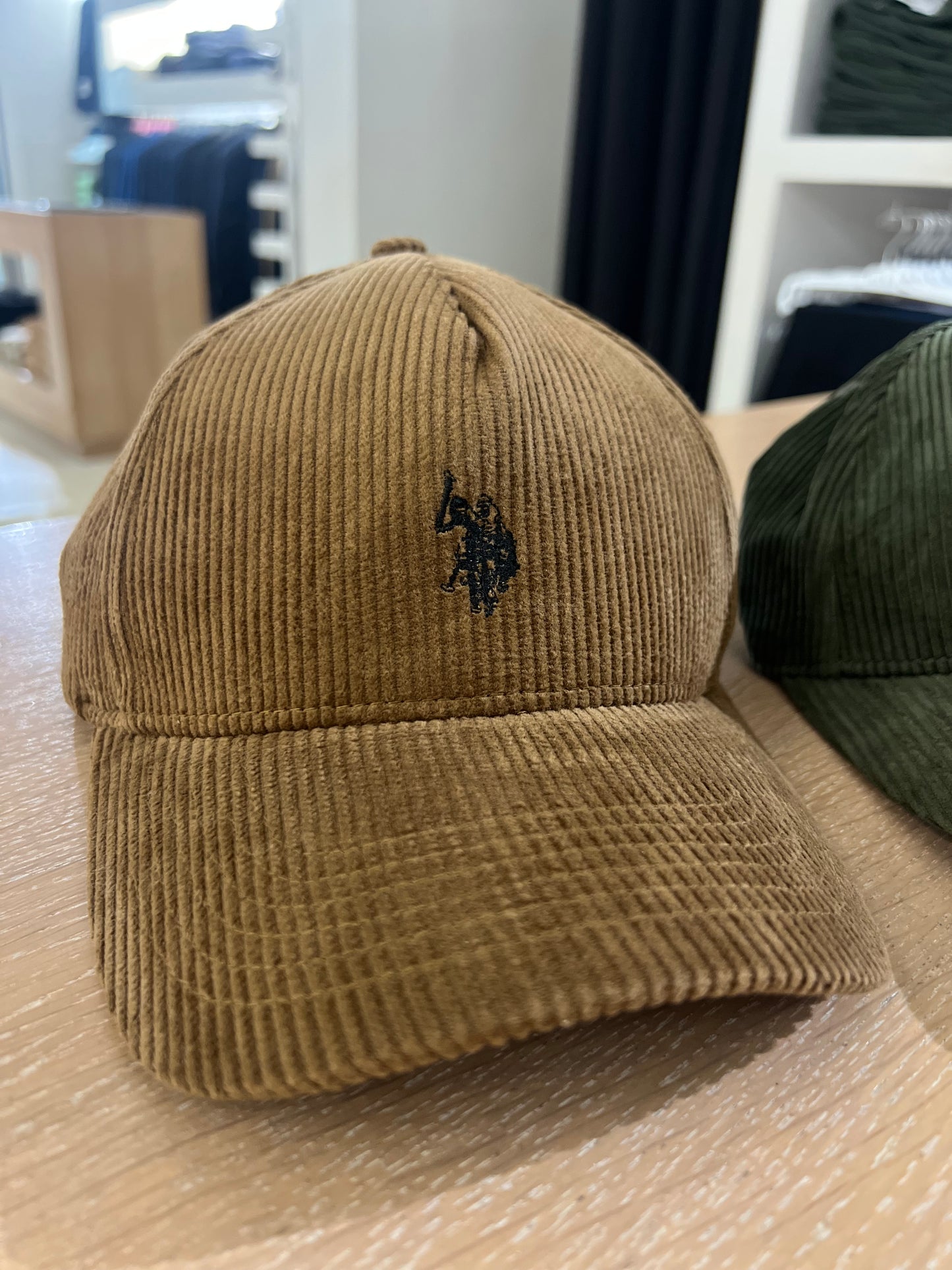 Cappello Armas velluto a coste logo unisex