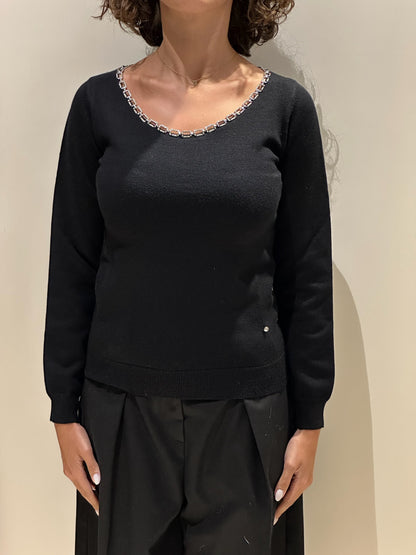 Maglia scollo ampio catena