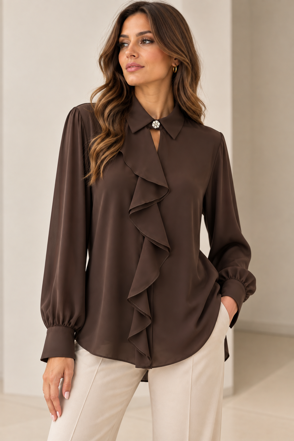 BLUSA CON ROUCHES