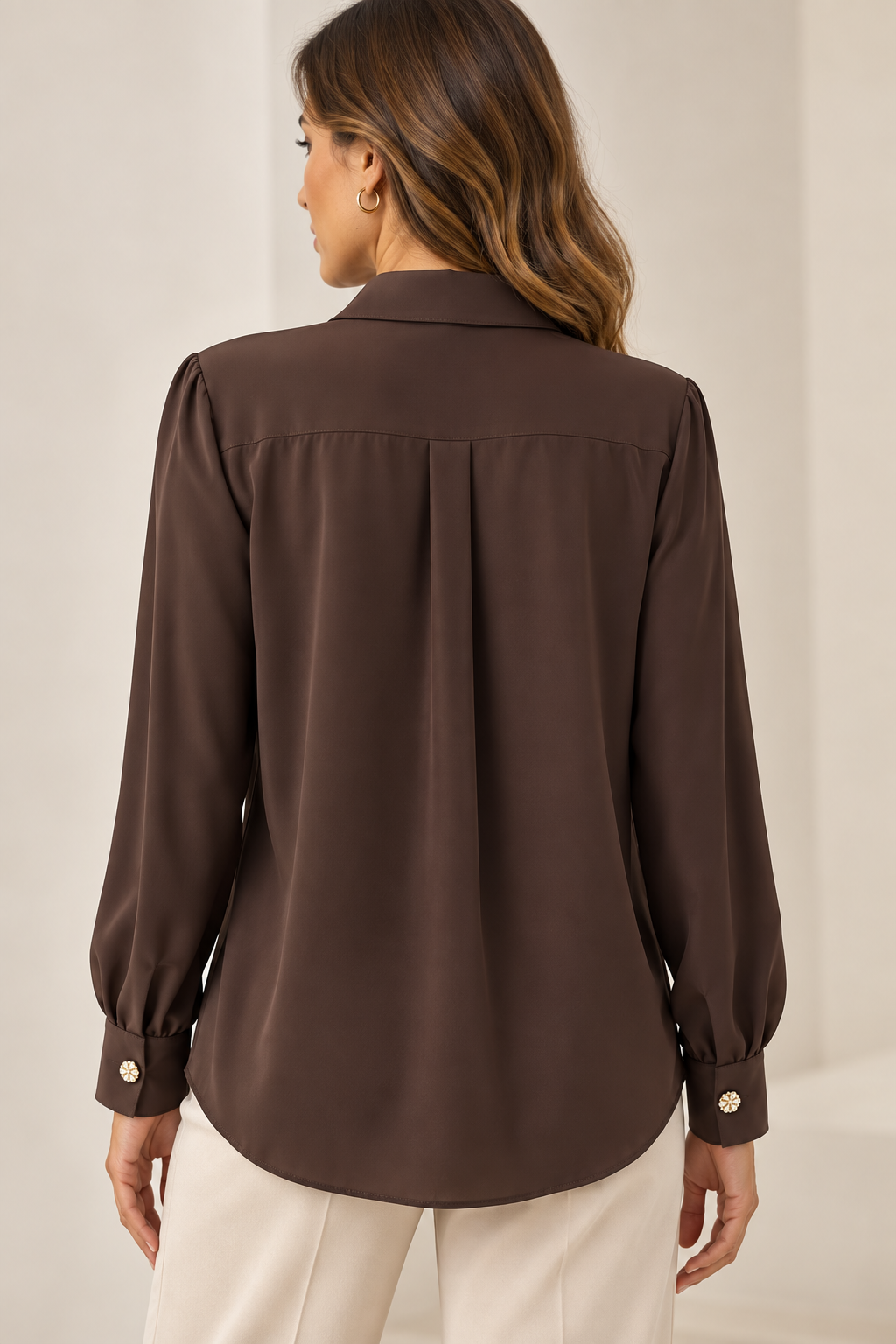 BLUSA CON ROUCHES