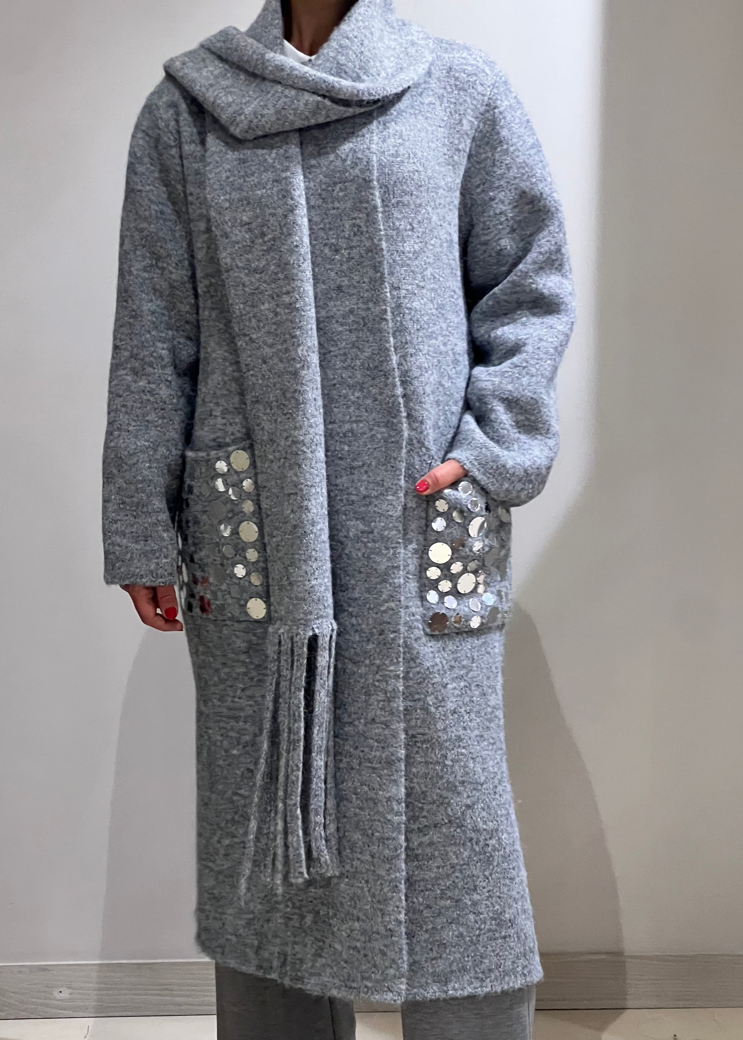 Cappotto Vicolo con sciarpa e pailletes