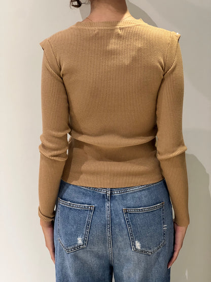 Maglia a costine bottoni oro