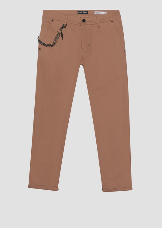 Pantaloni slim fit