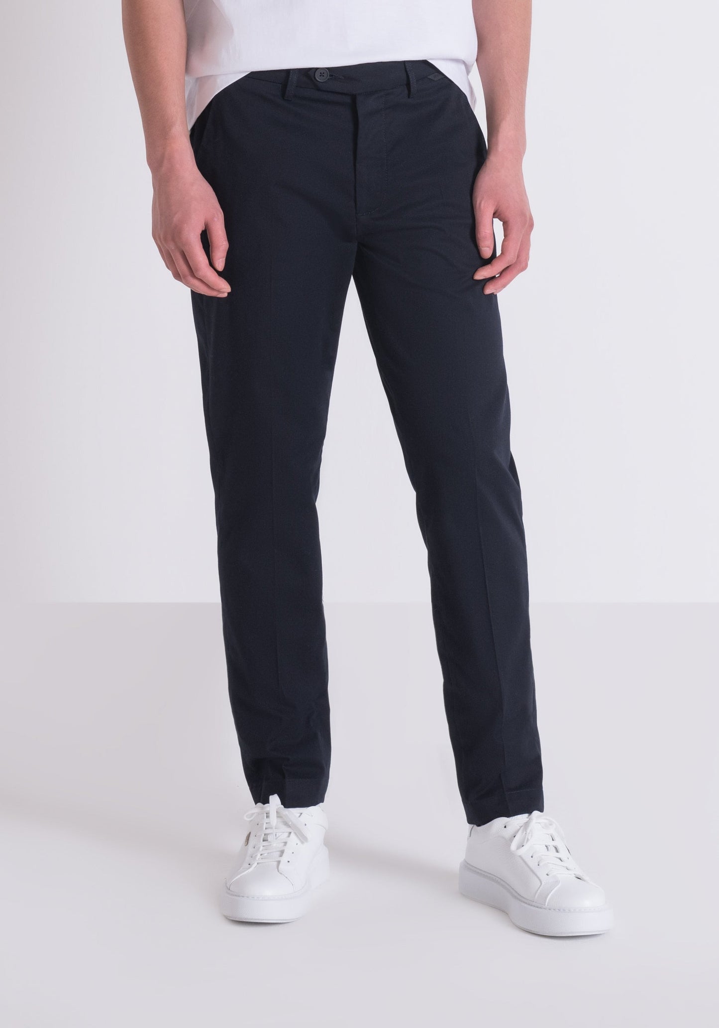 Pantaloni mark slim fit in twill di cotone elastico