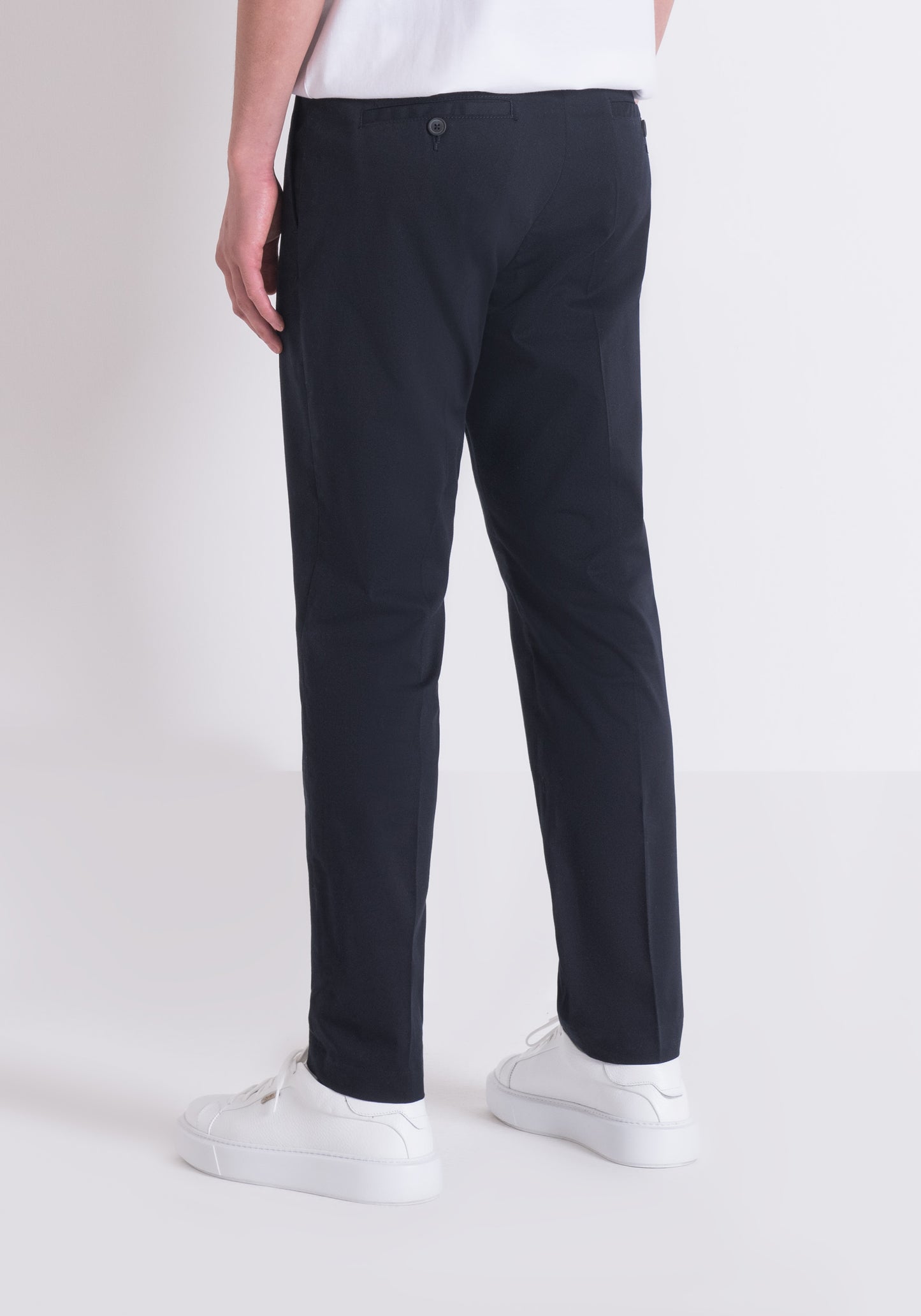 Pantaloni mark slim fit in twill di cotone elastico