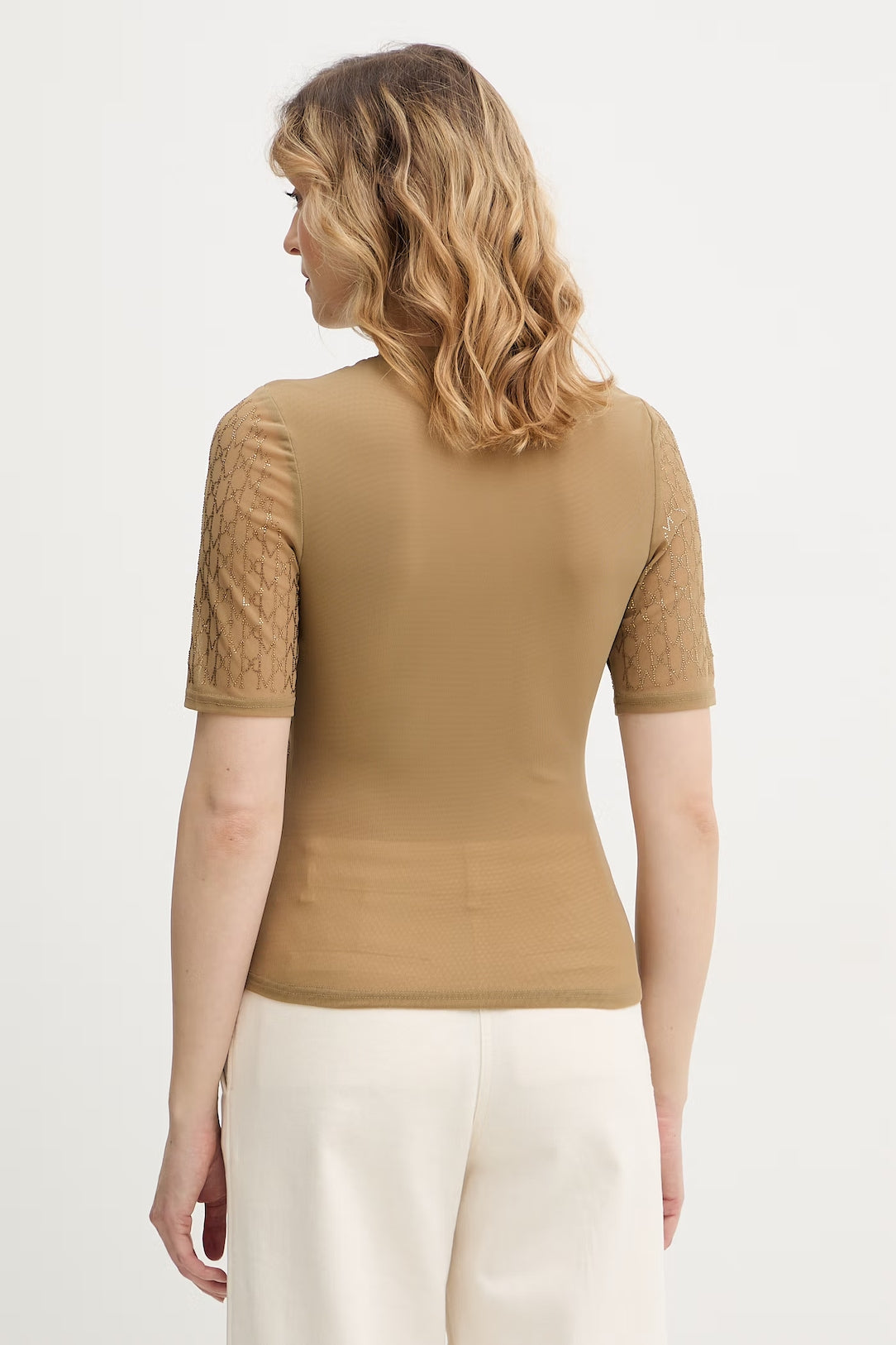 ARIA 3/4 SLEEVE V NECK TOP