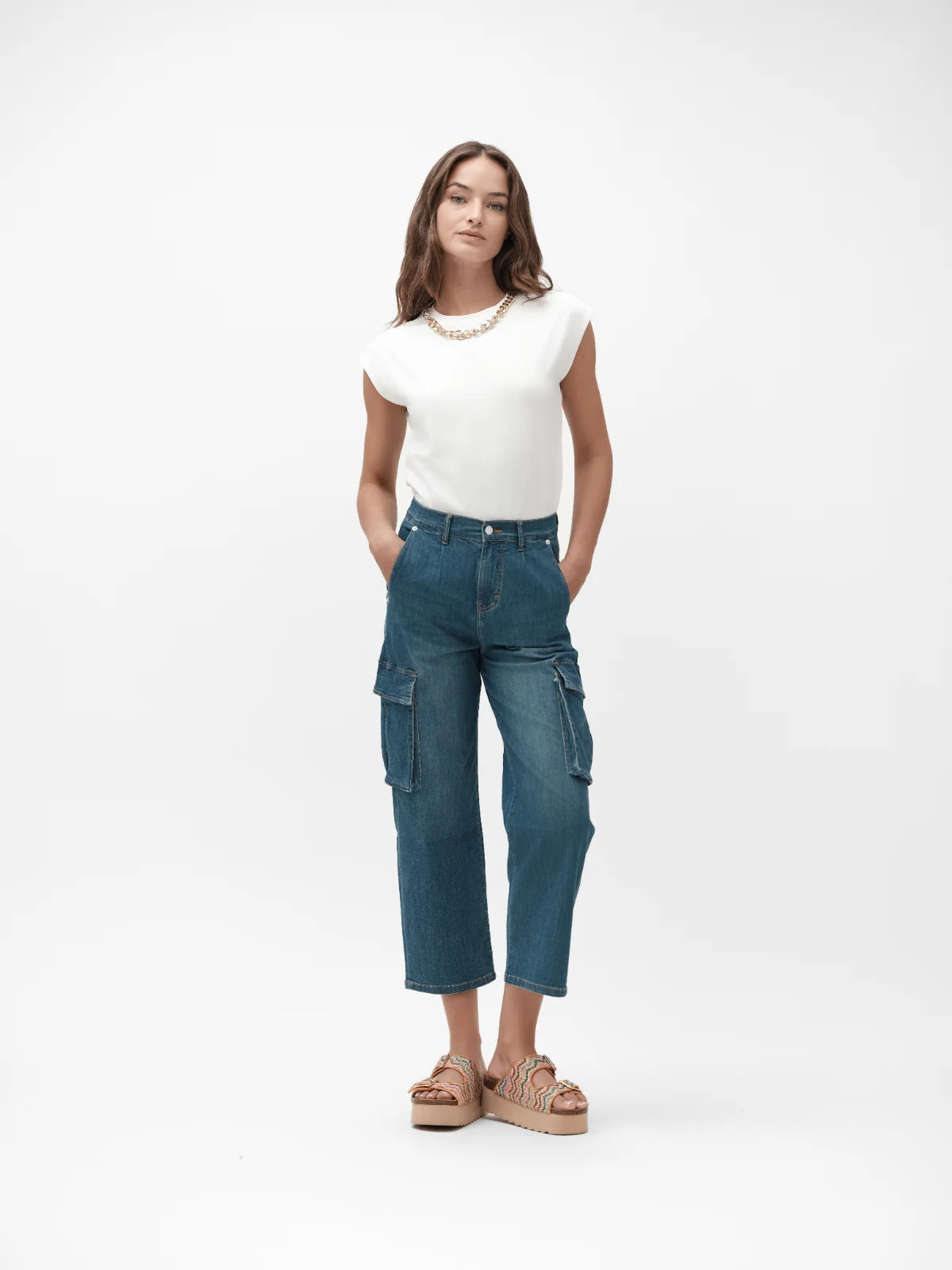 T-Shirt Smanicata Con Bottoni Oro