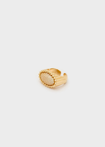 Anello ov<ale oro con pietre clear