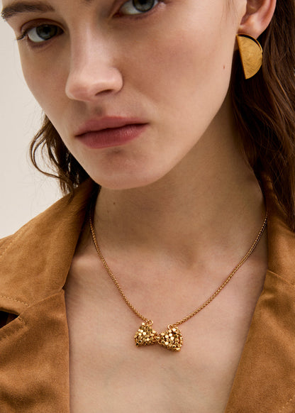 Collana pendente con fiocco