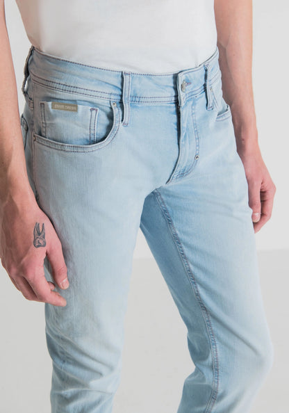 Pantaloni jeans tapered  blu chiaro