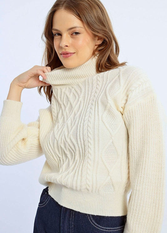 Maglione con collo alto con treccie